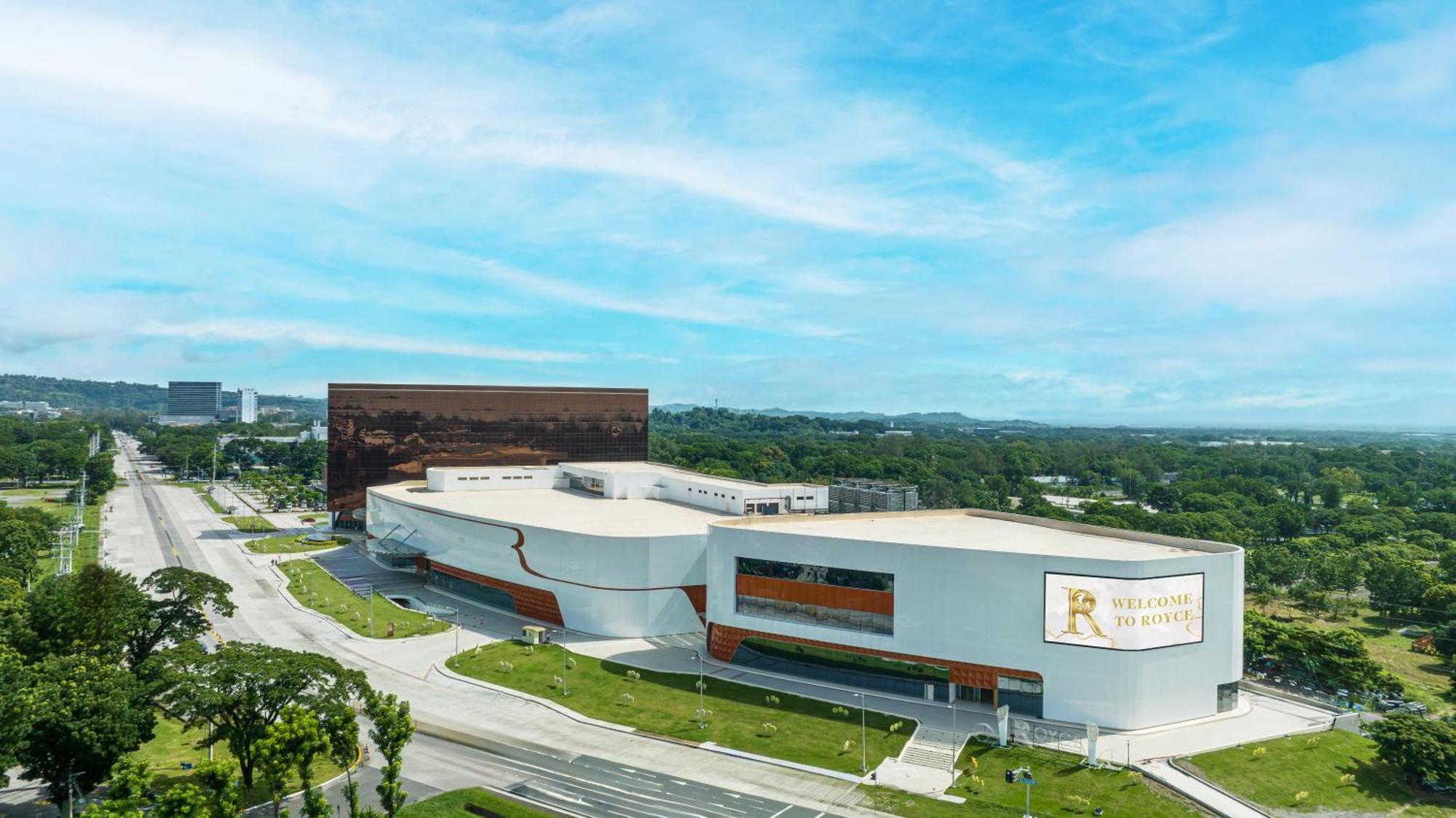 Royce Hotel & Casino Clark Field Exterior photo